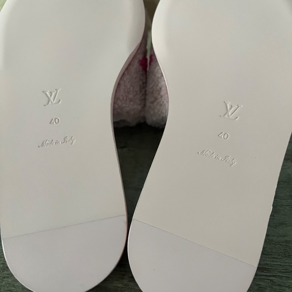 Louis Vuitton Magnetic Mule - Picture 9 of 11